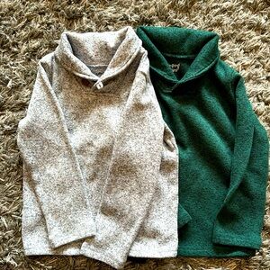 Boys sweaters size 4 / 5